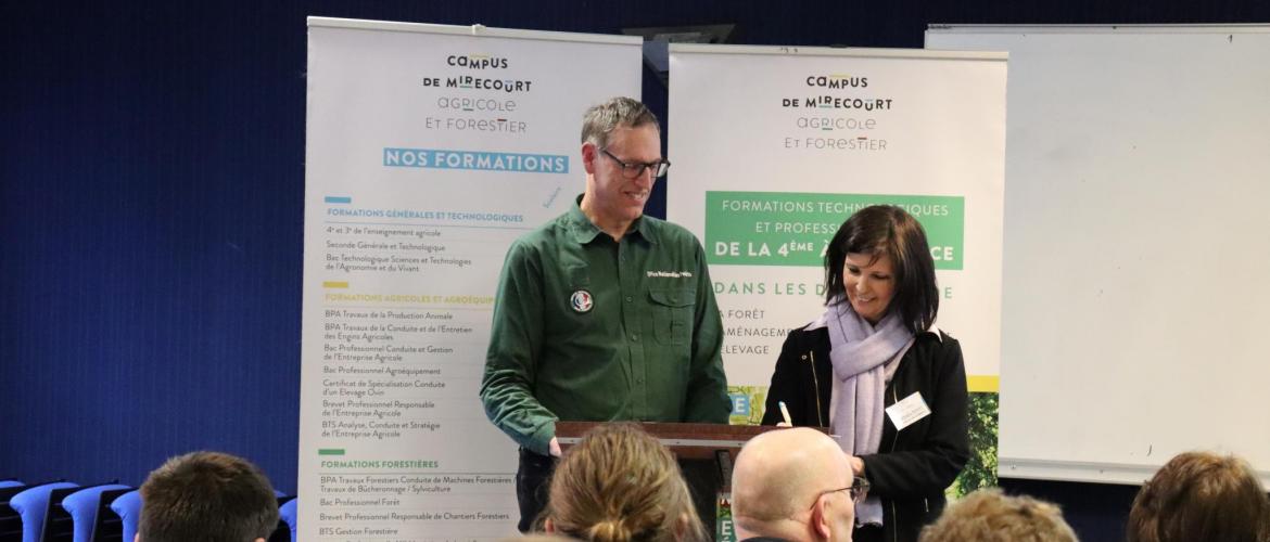 Christophe Fotré, directeur territorial Grand-Est et Nathalie Royer, directrice du Campus ont signé la convention de partenariat ©Marion Falibois