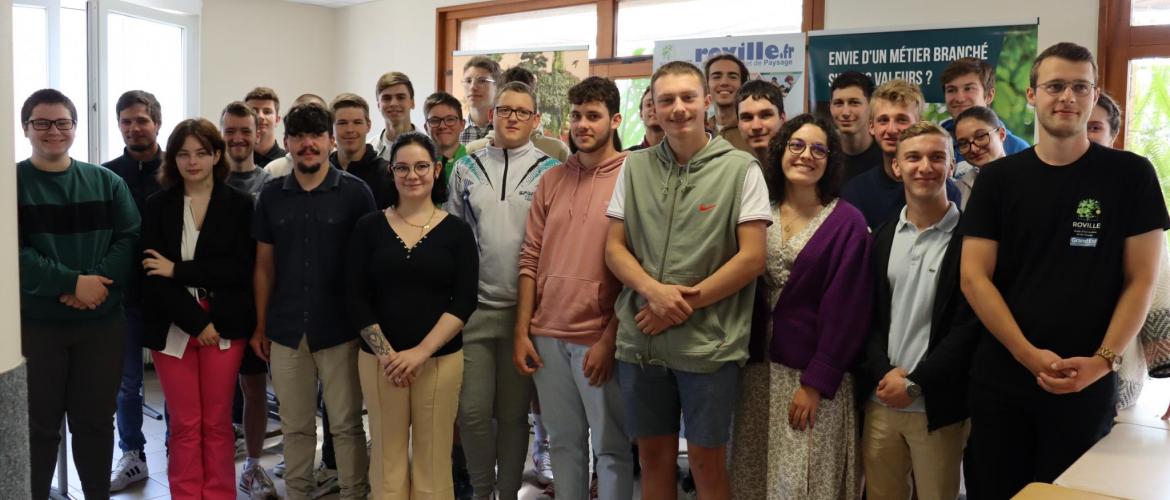 30 apprenants du Grand Est se sont portés volontaires pour participer au concours de reconnaissance de végétaux. ©Marion Falibois