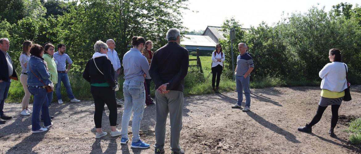 Franck Sangouard, directeur de la Ferme de Braquemont a fait visiter l’exploitation agricole ©Marion Falibois