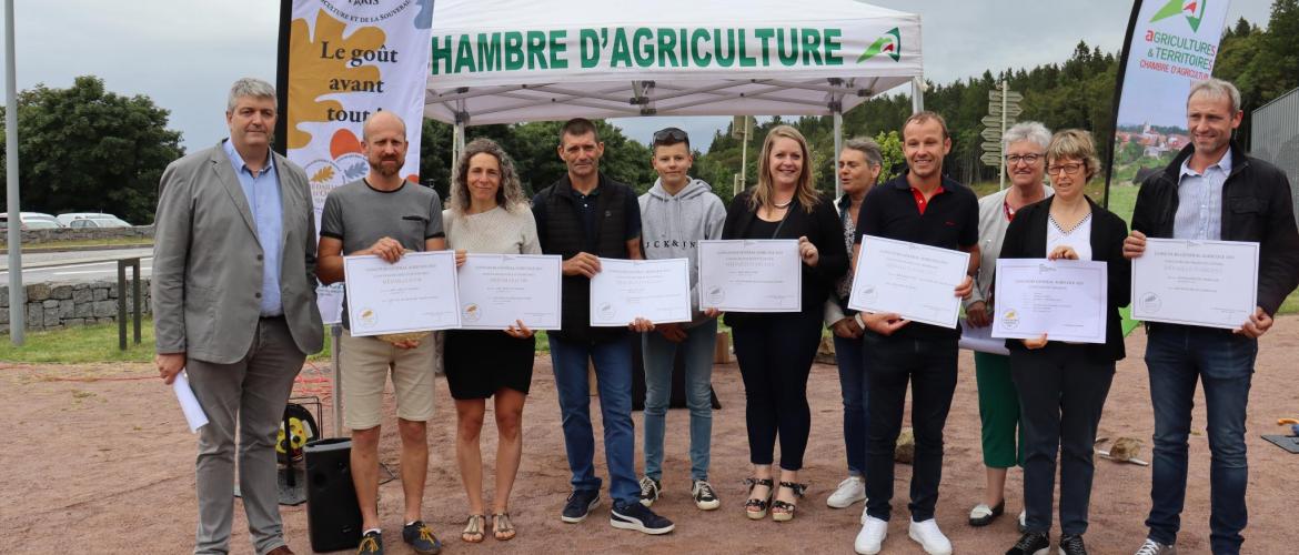 Les médaillés du CGA 2023 ont reçu leurs distinctions des mains des élus de la Chambre d’Agriculture des Vosges ©Amandine Marulier