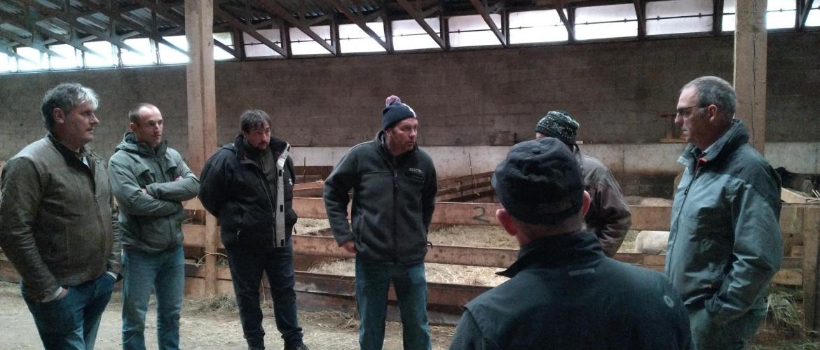 Claude Font et Guy Scalabrino sont venus sur le terrain dans les Vosges pour parler prédation. Photo : DR